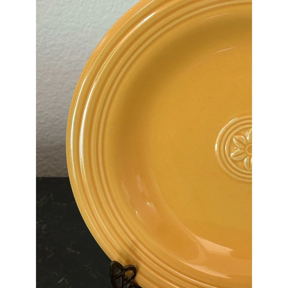 Oneida Petals Marigold Yellow Flower Dinner Plate 10-3/4” Discontinued